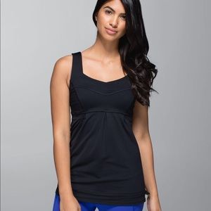 Lululemon Tame Me Tank black size 6